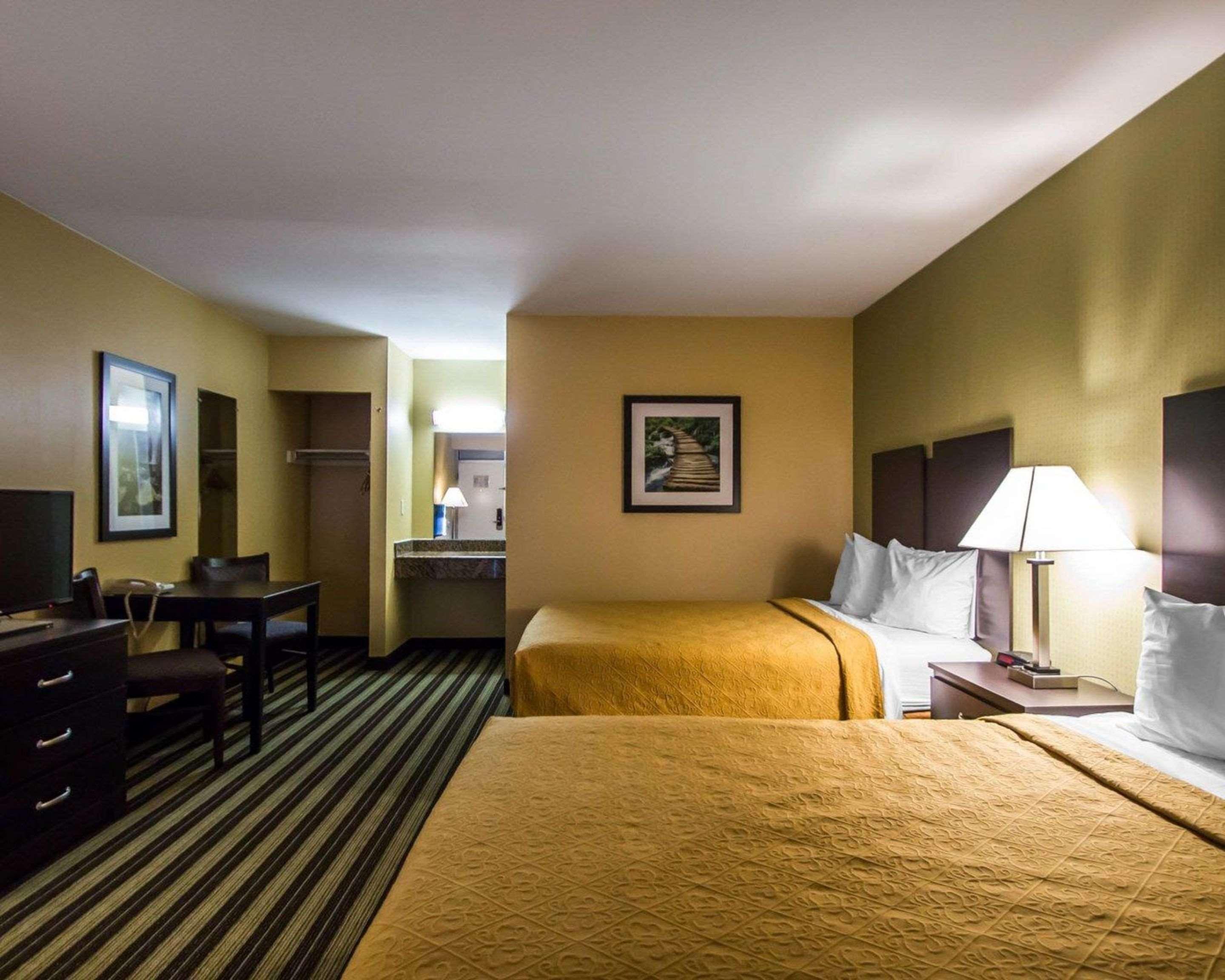 Quality Inn East Haven - New Haven Extérieur photo
