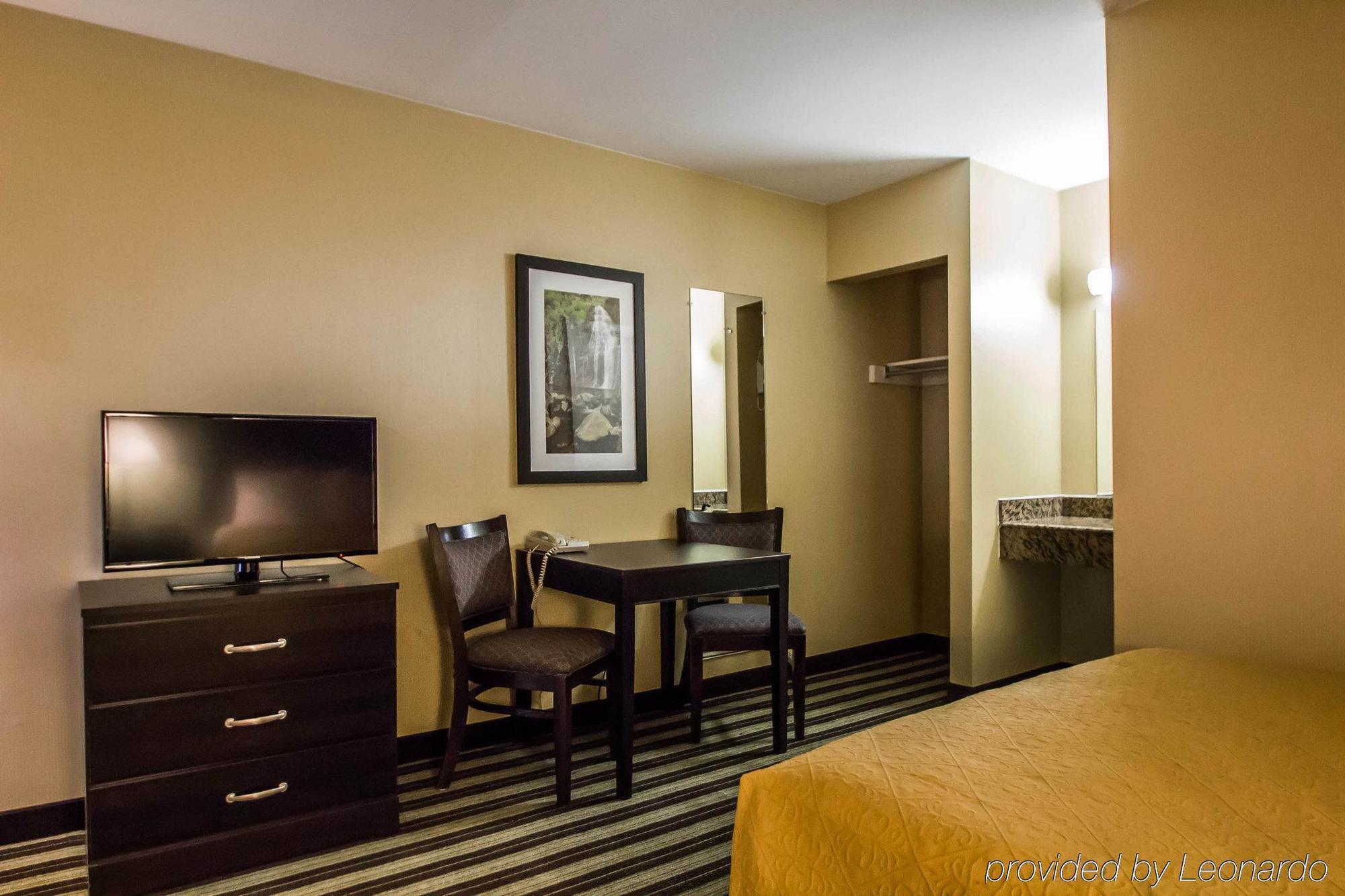 Quality Inn East Haven - New Haven Extérieur photo